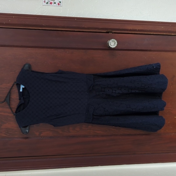 Draper James Dark Navy Eyelet Partial Open Back Feminine Dress Size 6 - Picture 1 of 9